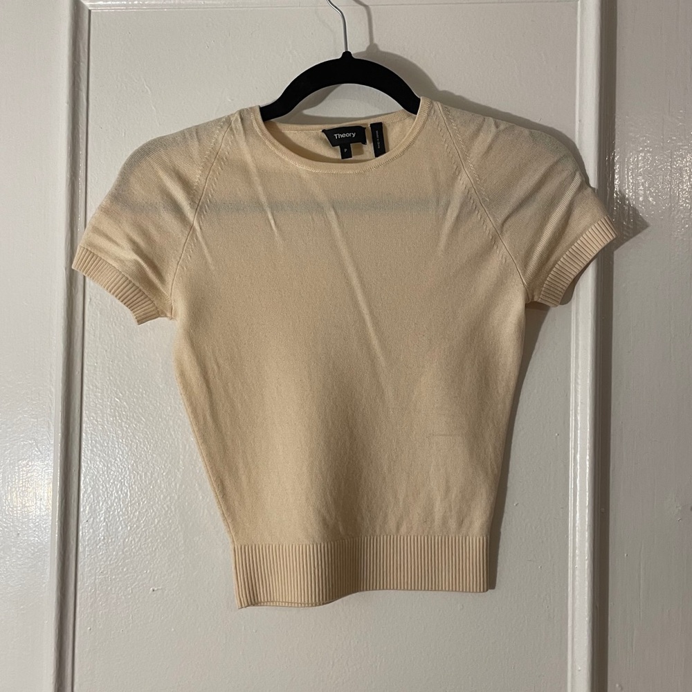 Theory cropped short sleeve knit top size Petite